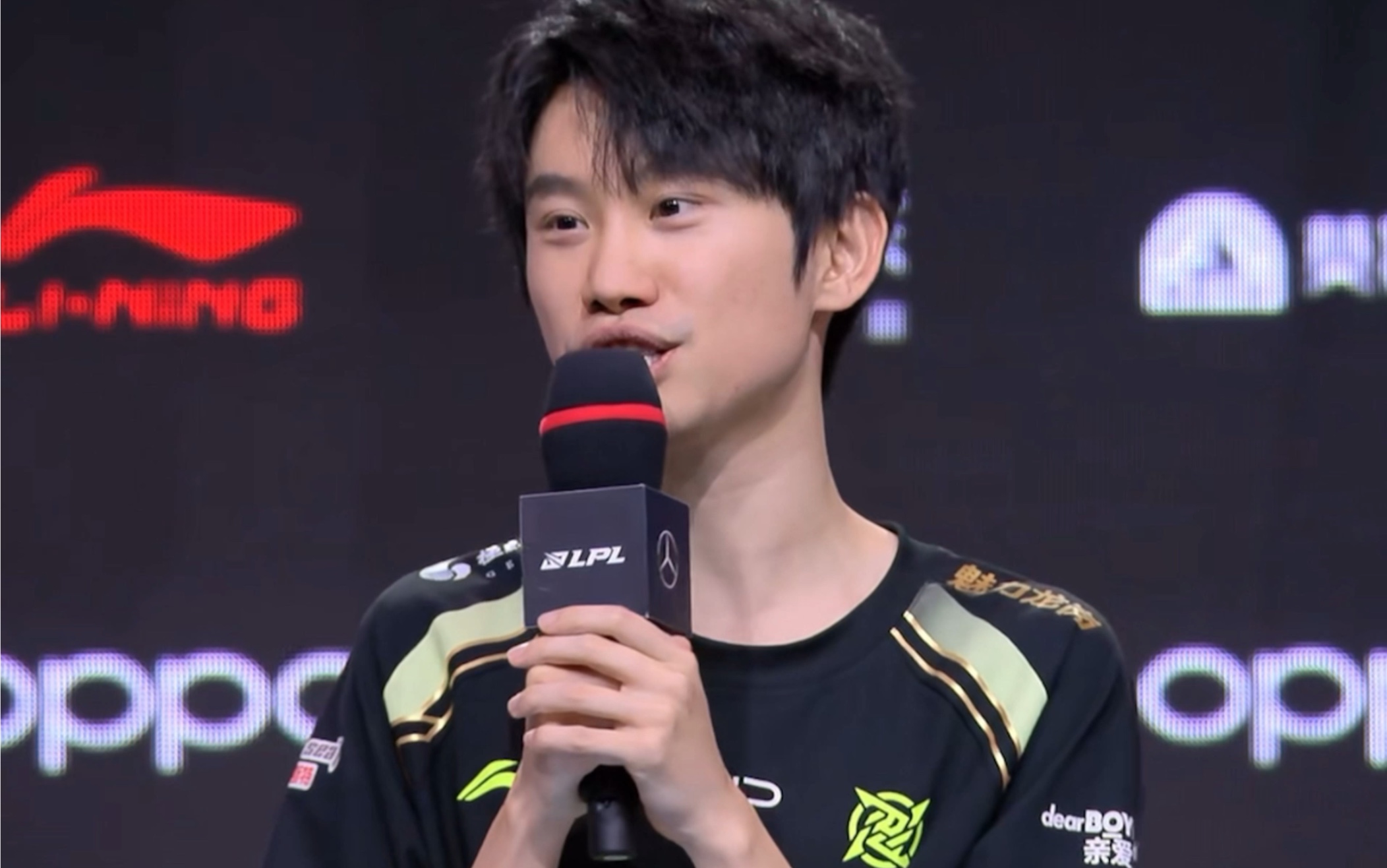 Doinb迎来十赛季高光表现，TES球迷沸腾！的简单介绍