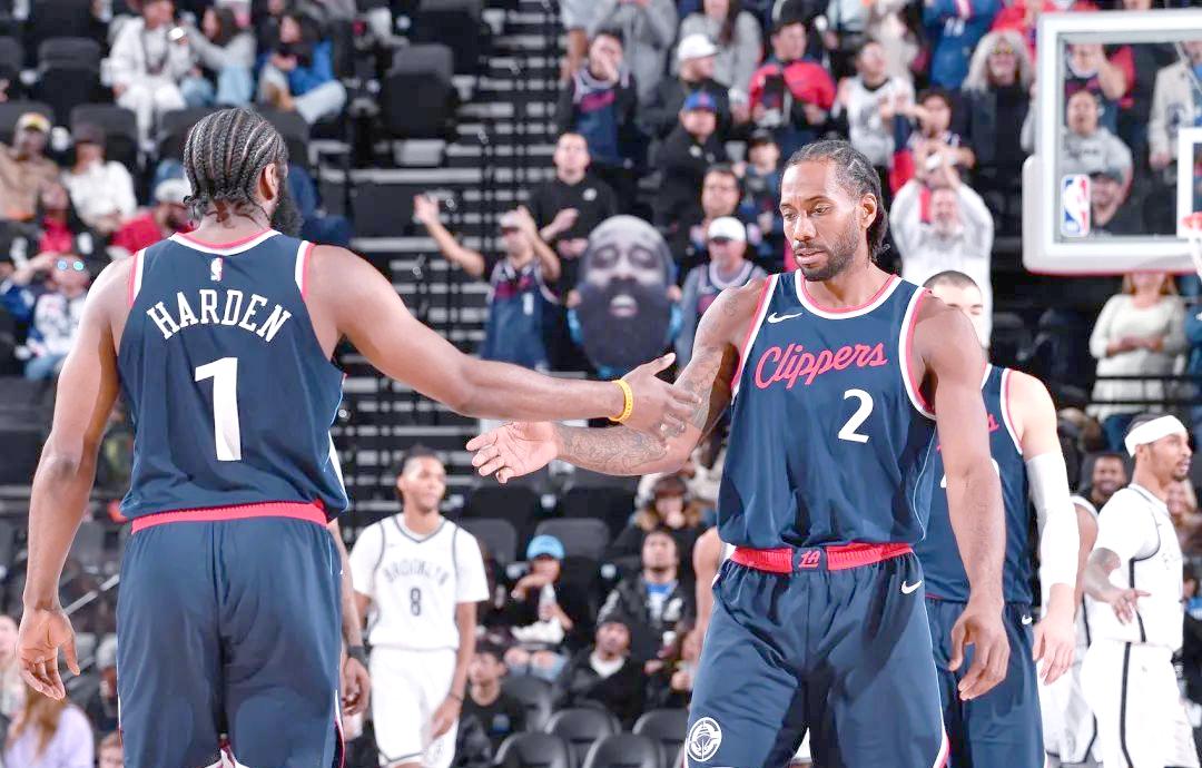  亚冠次回合激情夜！字母哥里突外投，纽约尼克斯险胜洛杉矶快船